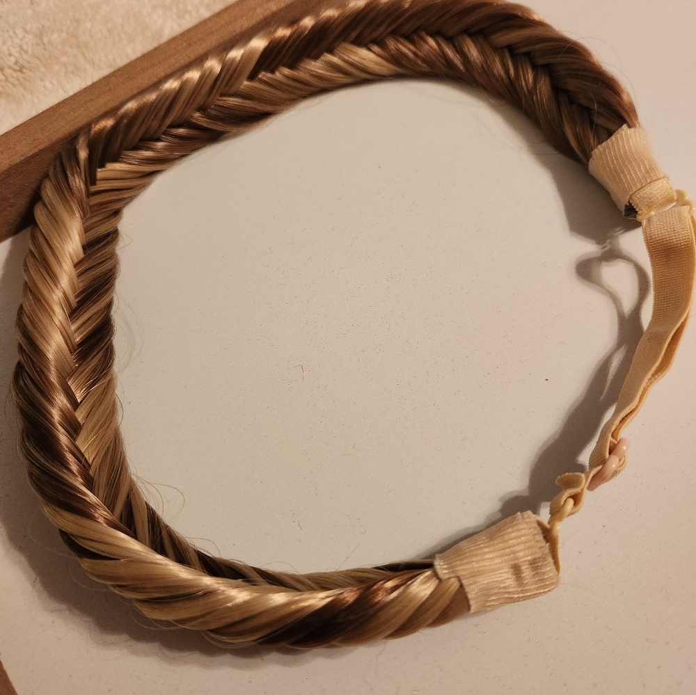 Madison Braids Fishtail (Light brown)